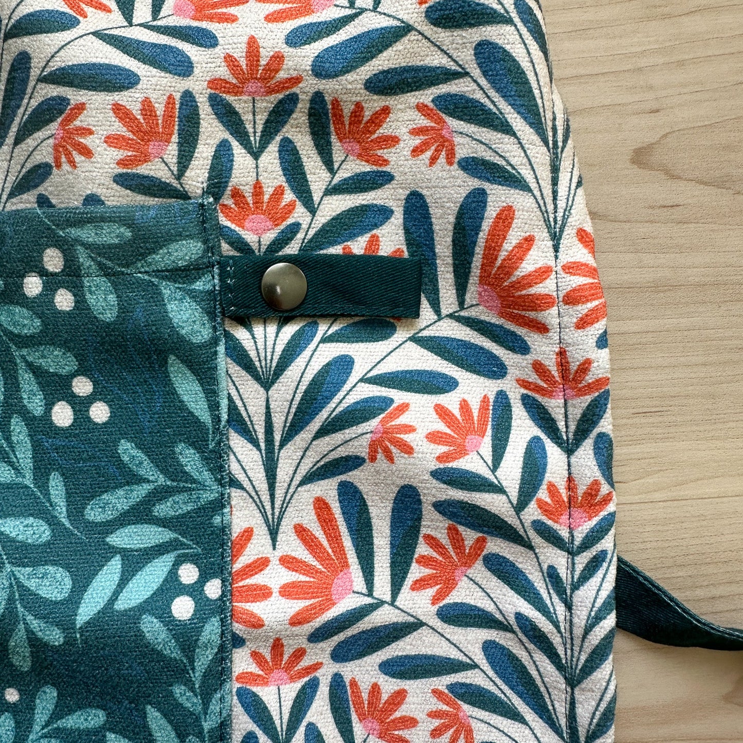 Snowflora Attach + Go Apron